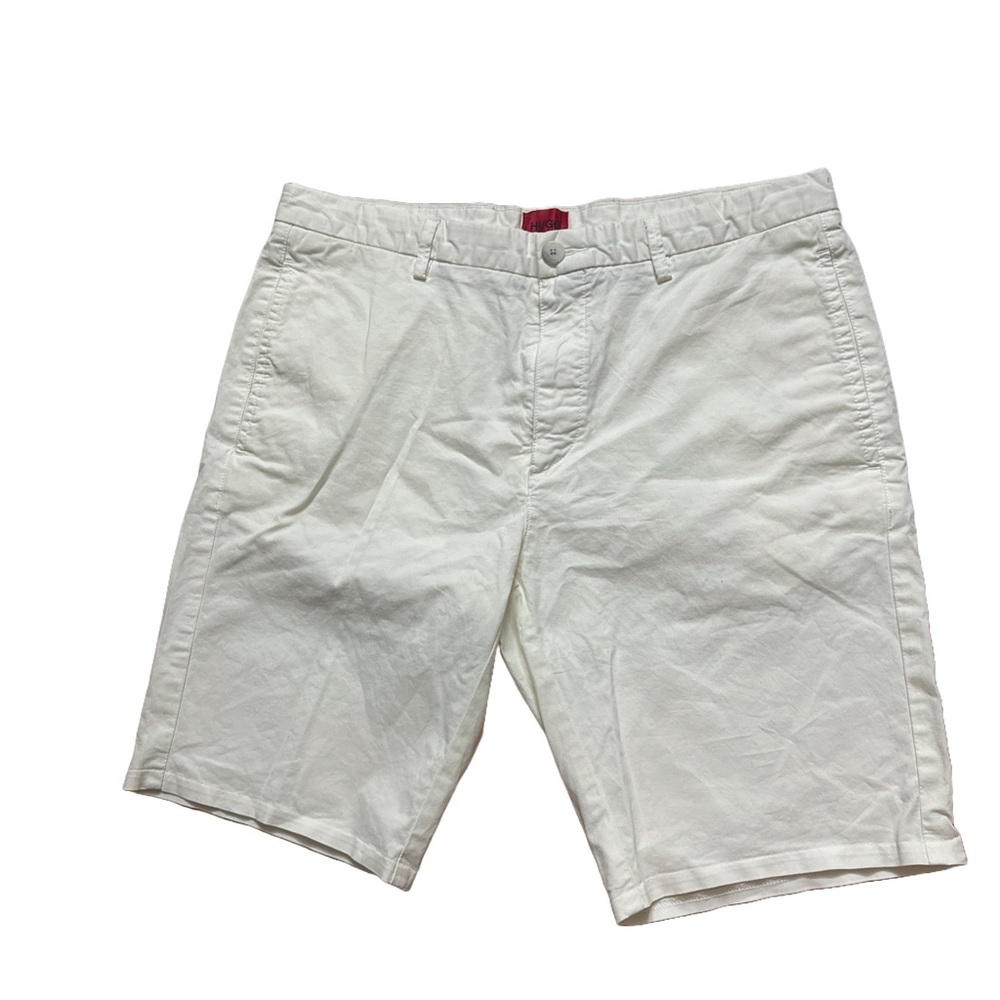 Hugo Boss Men Cream White Shorts 34